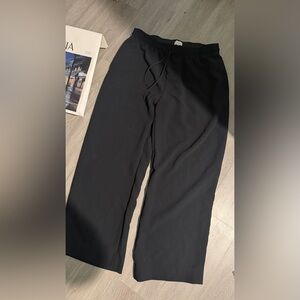Aritzia Black trousers